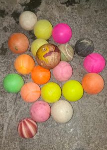 27 Plastic Ball And 5 Cosco 4 Small Bal