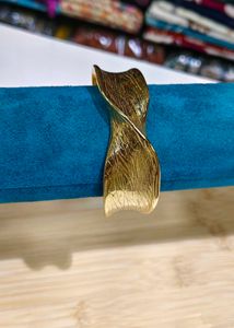Sculpted Wave Cuff
