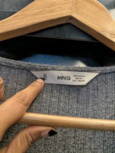 MANGO Women&#39;s Grey Top!