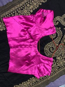 pink blouse💗💗
