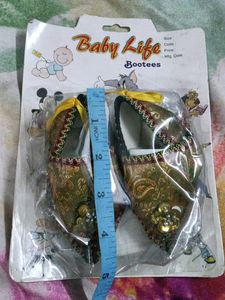 Baby Socks And Juti Approx 4-5 Inch