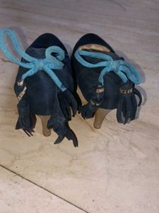 Heels With Bow