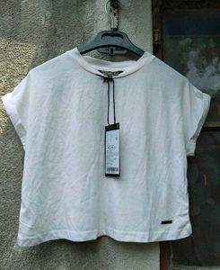 White & Red Cropped T-Shirts