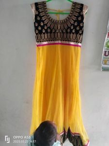 Yellow 🟡 Net Soft Gawn With Lace And Velvet