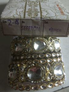 Kundan Bangles (Set of 6)