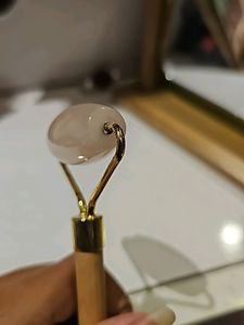 Rose Quartz crystal Face Roller