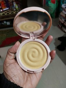 Myglamm Kplay Highlighter
