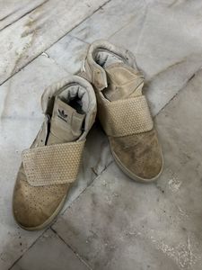 Adidas Sneakers