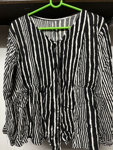 Striped V-Neck Tie Top🖤