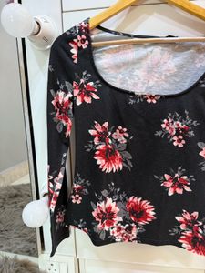 Floral Full Sleeves Warm Top
