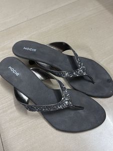 Sparkly Mochi Thong Sandals