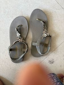 Skechers Yoga Foam Flower Sandals