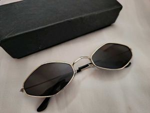 Trendy Deepika Padukone Goggles