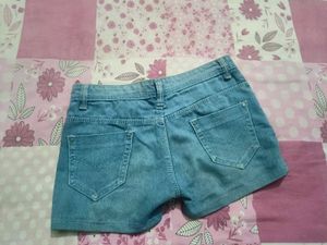 stretchable Denim Shorts