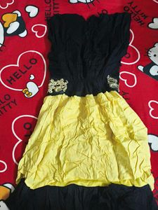 Cute Black &amp; Yellow Dress
