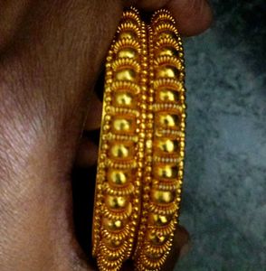 Gold toned  Bangle ( pack of 2bangle)