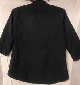 Classic Black 3/4 Sleeve Top