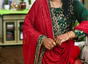 Green Embroidered Kurta Set Fix price 1500