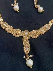 Golden pearl set