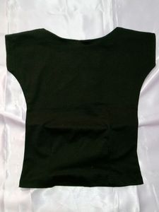 Kids Top- Size 28, Can fit 3-5 years