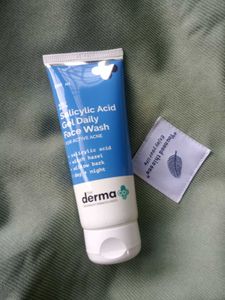 The Derma Co.Face Wash