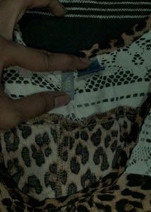 Patterned Women&#39;s Top