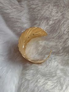 Golden Feather 🪶 Kada