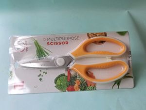 Multifunctional kitchen scissors,