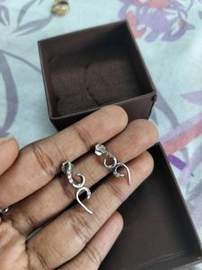 925 Sterling Silver Studs Pair