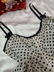 Cropped Polka Dot Camisole🖤🤍