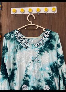 Beautiful Chikankari Kurti
