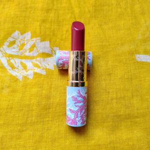 ESTEE LAUDER limited edition lipstick