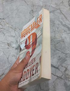 NOVEMBER 9 by Colleen Hoover