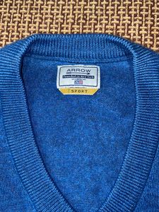Arrow Sweater Size M