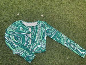 Urbanic green illusion croptop, Size XS