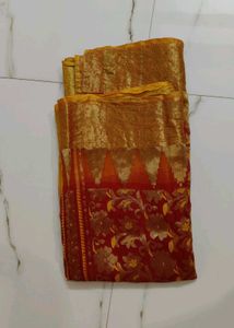 Elegant Red &amp; Gold Sari