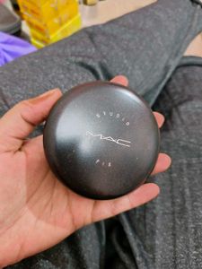 Brand New MAC Studiofix Compact NC 45