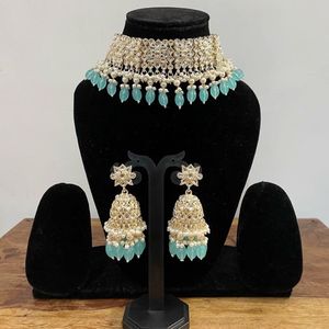 Elegant Kundan Jewelry Set