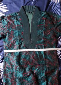 Brand New Luxurious Kurta, Never Worn. Best For Navaratri And Merrage Functions. You Will Not Regret Buying This.