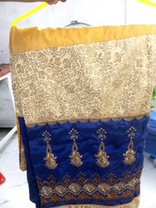 Royal Elegance Embroidered Sari 🥻