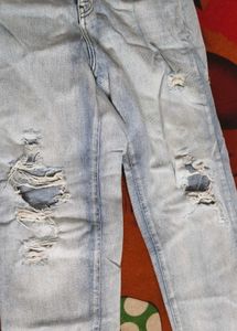 Fashionable Stretchable Jeans For Girls...