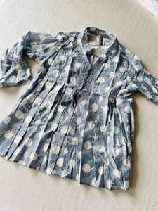 Cute blue/white top - S