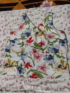 Girls Top   Size L. Pack Of 2