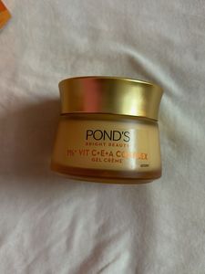Pond&#39;s Skin Care Kit