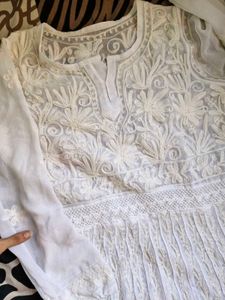 Lucknowi Chikankari Kurti Set