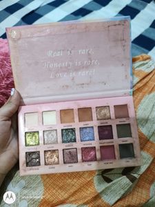 Huda Moji Eyeshadow Palette