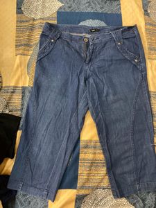 High Waist Blue Denim Capri Pants