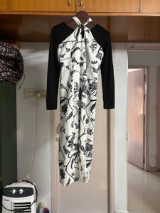 🆕 “L.O.V” Floral Halter Black print Dress