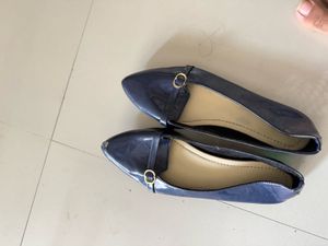 Navy Blue Pointed-Toe Flats