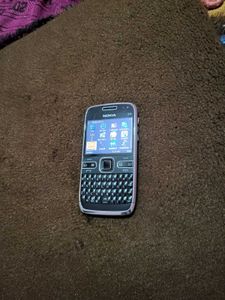 Nokia E72 - Classic!